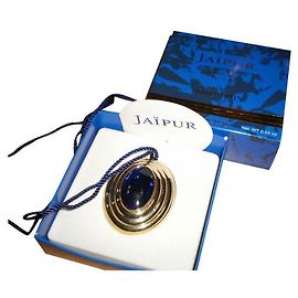 pingente/perfume assinado boucheron com cordão novo em sua caixa Dourado