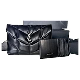 Yves Saint Laurent Petite Pochette Loulou Puffer et son porte-cartes amovible Saint Laurent Paris. Noir