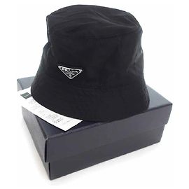 [Usado] Prada / PRADA Triangle Logo Plate Nylon Bucket Hat Talla Unisex L Negro Rango C 52EN22 Negro