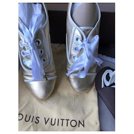 Louis Vuitton-Sneakers-Golden