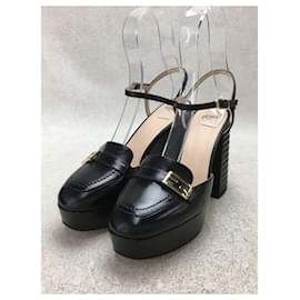 Fendi-Sandals-Black