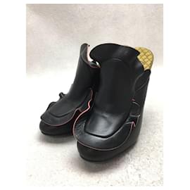 Fendi-Sandals-Black