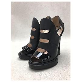 Fendi-Sandals-Black