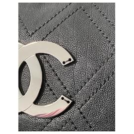 Chanel-Solapa acolchada con punto de diamante-Negro