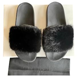Givenchy-Impresionantes sandalias mules de visón de Givenchy-Negro