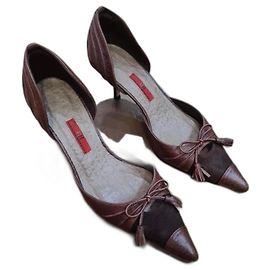 Carolina Herrera Saltos Carolinha Herrera Castanho claro Castanho escuro