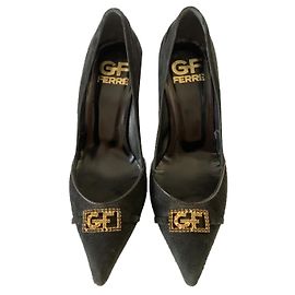 Gianfranco Ferre Vintage GF Ferré vintage black suede pumps Black