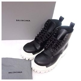 [Used] Balenciaga Strike 20MM boots Black