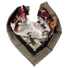 lenço estampado Gucci Multicor