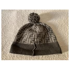 Fendi-Bonnet en laine logo gris-Gris