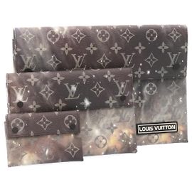 LOUIS VUITTON Monogram Galaxy Triple Pochette Gris M44177 Auth LV 26554 Gris