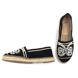 Fendi-Fendi espadrilles in black with pearl butterflies-Black