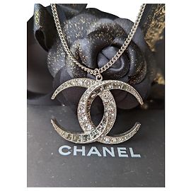 Chanel CC B15C Collana lunga in cristallo con logo Dubai Moon Argento