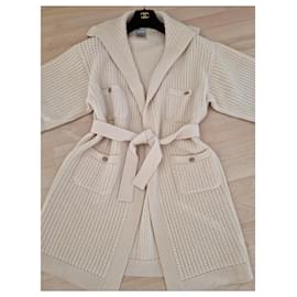 Chanel-Manteau CHANEL cachemire écru crème avec ceinture-Blanc cassé