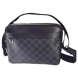 Louis Vuitton-Trocadero Messenger-Grey