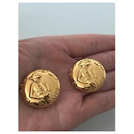 Chanel-Brincos-Gold hardware