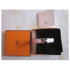 Hermès-Fare clic sul braccialetto H-Rosa