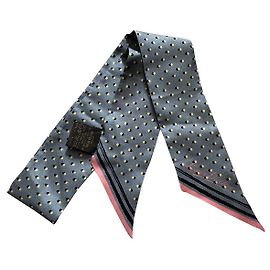 Faixa de cabelo Louis Vuitton em seda cinza Cinza