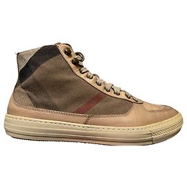 Burberry in aumento Beige
