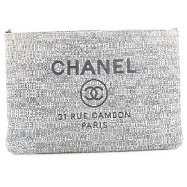 Chanel Deauville-Clutch Grau