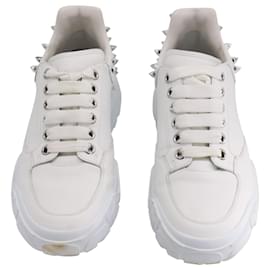 Alexander Mcqueen-Alexander McQueen Studded Court Sneakers in White Leather-White