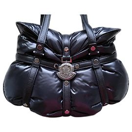 MONCLER Down Shoulder Bag Silberne Hardware Schwarz