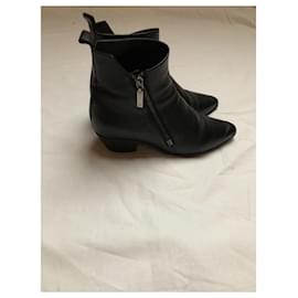 Saint Laurent-SAINT LAURENT classic black boot-Black
