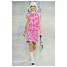 Chanel-8,7Vestido de tweed icónico de K$-Rosa