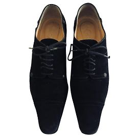 Chanel Chaussures en daim à lacets Noir