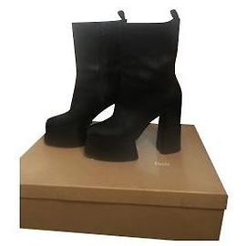 Christian Louboutin Louboutin 130mm Botas plataforma de couro de bezerro Izamayeah Preto
