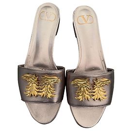 Valentino Garavani Metallic Peach Leather Flat Mules Metallic
