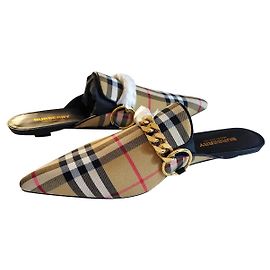 Burberry mules Beige