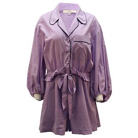 Tibi Baptise Pyjama-Strampler mit Taillenband aus lila Baumwolle Lila