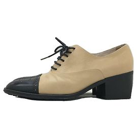 Chaussures CHANEL / 35.5 / BEG / cuir Beige