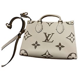 Louis Vuitton onthego PM Beige