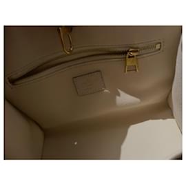 Louis Vuitton-Onthego PN-Beige