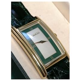 Gucci-Montre originale Gucci 2600Montre-bracelet pour femme/homme M verte-Doré