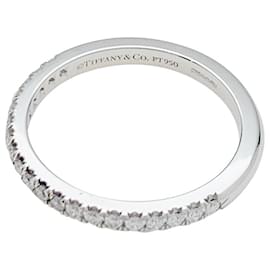 Tiffany & Co-Alianza Tiffany & Co..,"Eternidad semicírculo", platino y diamantes.-Otro