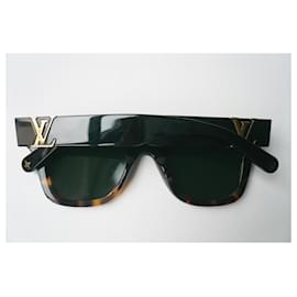 Louis Vuitton-LOUIS VUITTON Sunglasses CAT EYE THE LV BE-Brown,Black