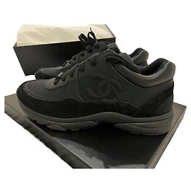 Chanel Low Top Trainer CC Triple Black Suede Noir