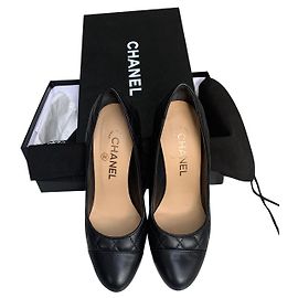 Chanel Pumps Black Leather Black