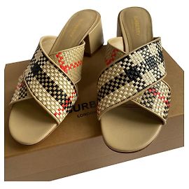 Burberry Mules Black Beige