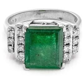 Autre Marque-Ring mit Smaragd und Diamanten in Platin-Grau