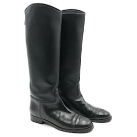 Chanel-Chanel riding boots in black leather-Black