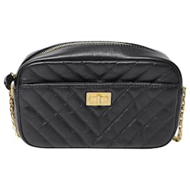 Chanel-Chanel Small Reissue Camera Bag in Black Leather-Black