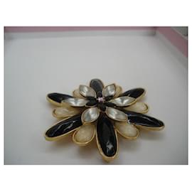 Autre Marque-Pins & brooches-Multiple colors