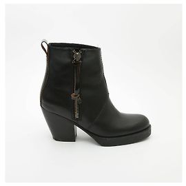 Botins Acne Studios Outro