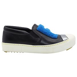 Sneaker Slip-On Fendi FF Shearling Fur in Pelle Nera Nero