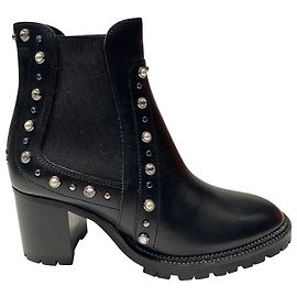 Jimmy Choo Burrow 65 Bota no tornozelo com tachas em couro preto Preto