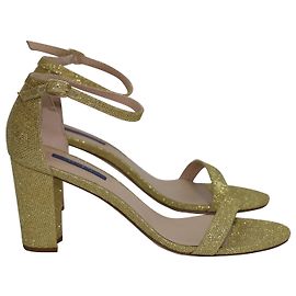 Stuart Weitzman Sandálias Quase Nuas em Glitter Dourado Dourado Metálico
